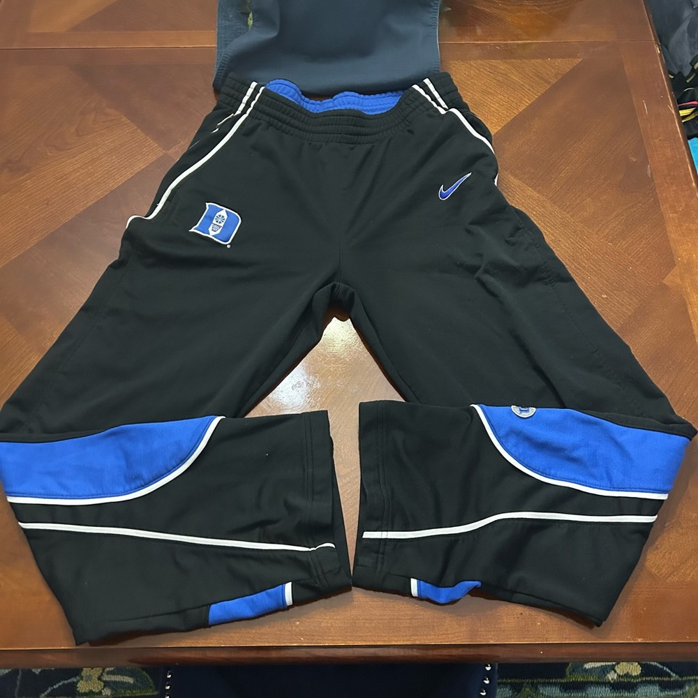 Nike Duke Mens sweats size M No flaws